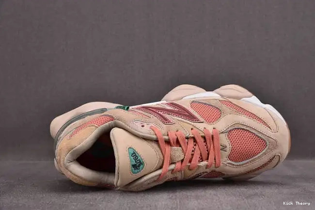 Kick Theory Jordan Frozen Moments 4 WMNS Air AQ9129-001 0501